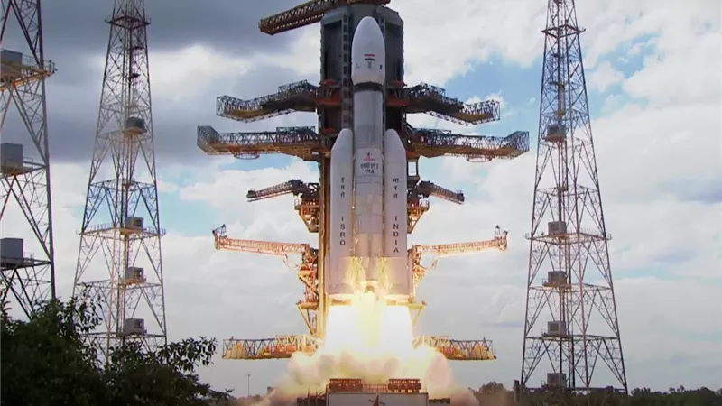 المحطة القمرية الهندية Chandrayaan-3 تتجه إلى مدار حول القمر