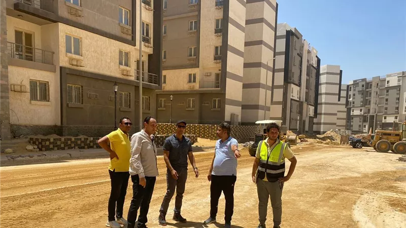 رئيس جهاز القاهرة الجديدة يتفقد مشروعي جنة وسكن مصر