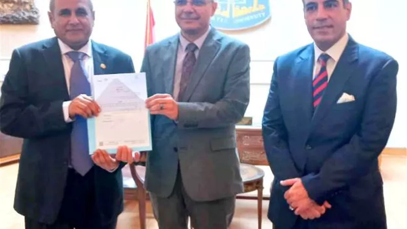 رئيس قسم الاعلام بآداب الزقازيق وكيلا للكلية