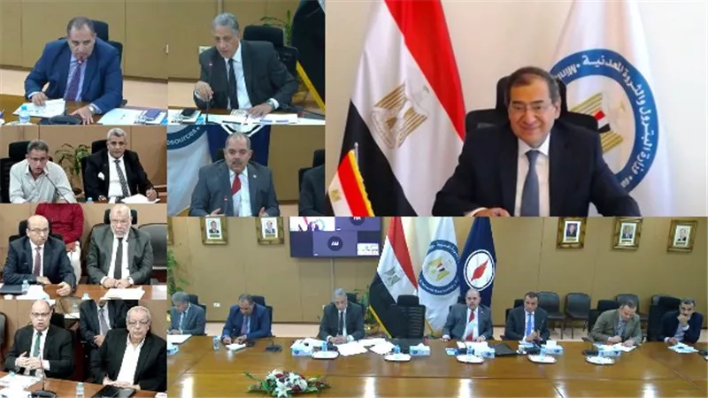 الملا يعقداجتماعين مع رؤساءشركات الإنتاج البترولى لزيادةالإنتاج