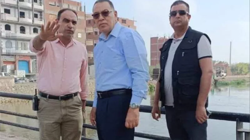 محافظ الشرقية يتفقد رصف وتوسعة الطريق الدائري لمنيا القمح
