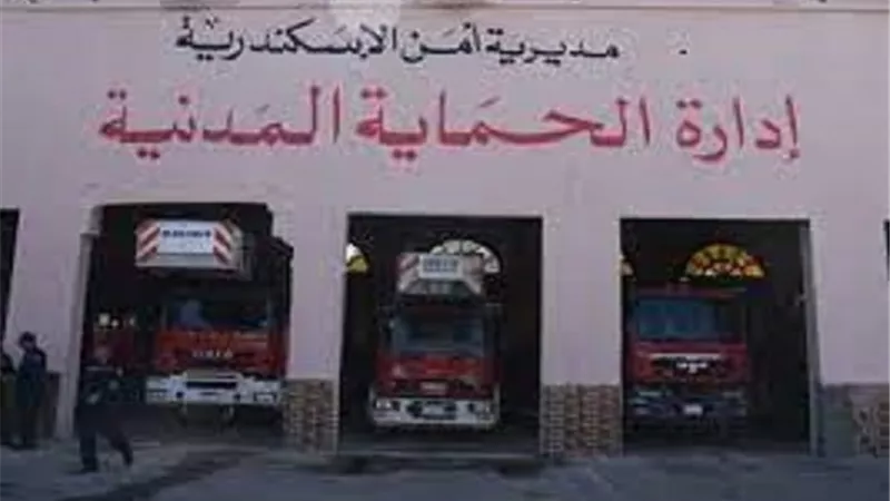 الحماية المدنية تنجح في إنقاذ شخص حاول إلقاء نفسه من أعلى عقار
