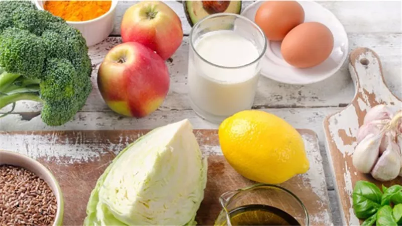 14 نوع طعام يخلص الكبد من السموم