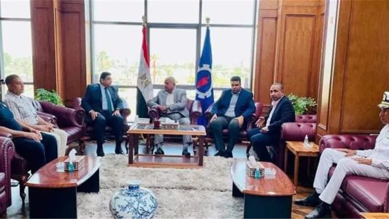 محافظ السويس يستقبل مدير الأمن الجديد