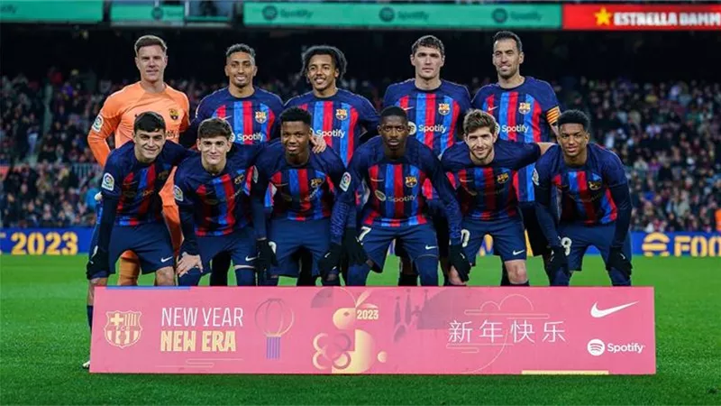 رسميًا.. لاس بالماس يعلن تعاقده مع مدافع برشلونة