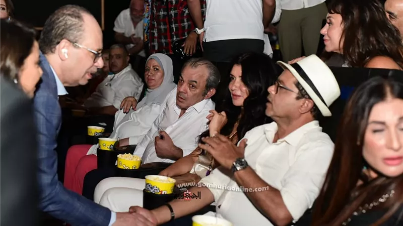 استعراضات ومجسمات بطيخ في العرض الخاص لـ مرعي البريمو.. صور