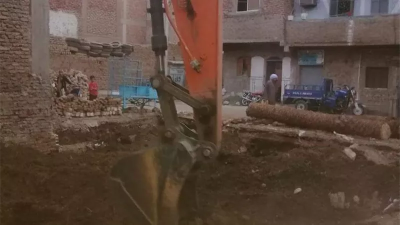 وقف حالة بناء مخالف بحى وسط مدينة الأقصر