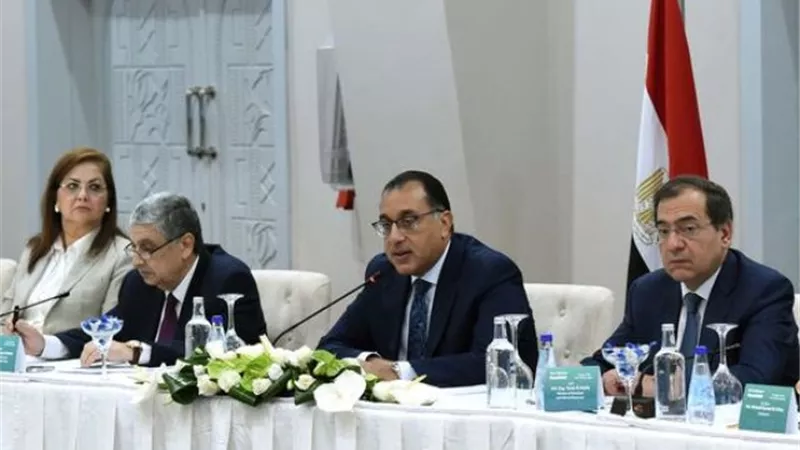 مدبولى: مصر تحتل مكانة تنافسية فى قطاع الهيدروجين الأخضر