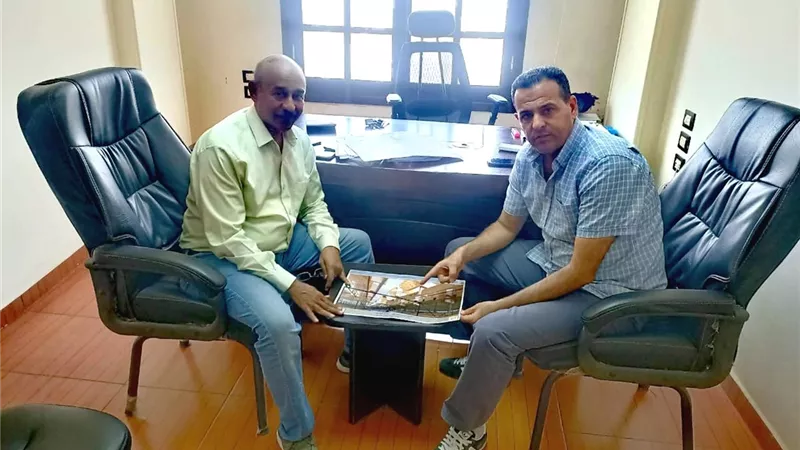 رئيس مدينة الأقصر يتفقد الموقف التنفيذى لمشروع تطوير السوق الحضرى