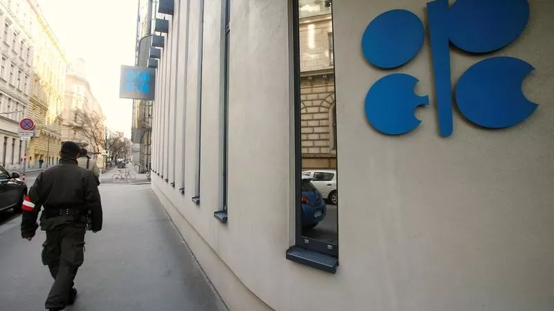 توقعات بارتفاع أسعار النفط بعد اجتماع أوبك بلس المرتقب