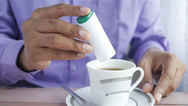 طبيبة: المحليات الصناعية لها تأثيرات غير متوقعة على صحة الأمعاء