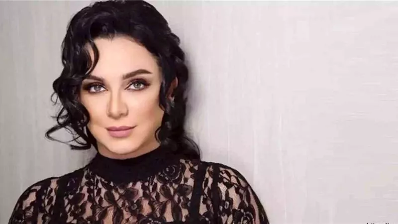 سلاف فواخرجي تهنئ ابنها بيوم ميلاده