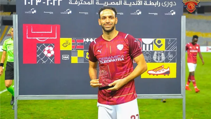 ميدو جابر وشكري نجيب علي أبواب المصري البورسعيدي