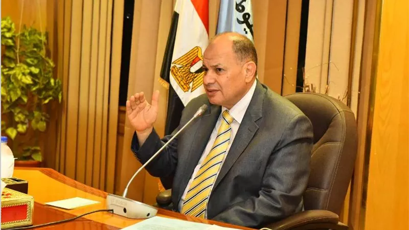 محافظ أسيوط يوضح خطة تنفيذ القوافل الطبية المجانية