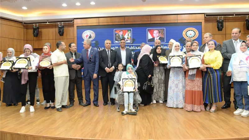 حزب حماة الوطن يكرم اوئل الطلاب بالدقهلية