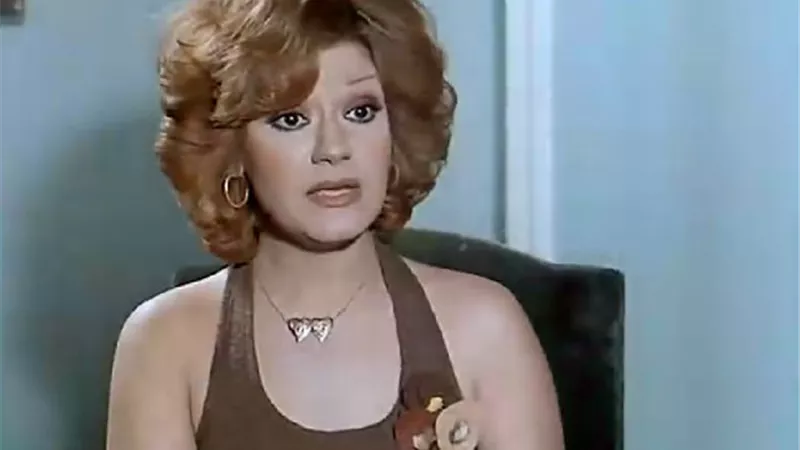 أيمن بهجت قمر يكشف لميمى جمال صورا نادرة من 