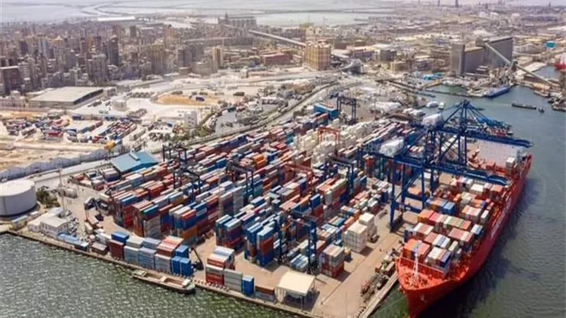تداول 2690 حاوية مكافئة و169 ألف طن بضائع بميناء الإسكندرية