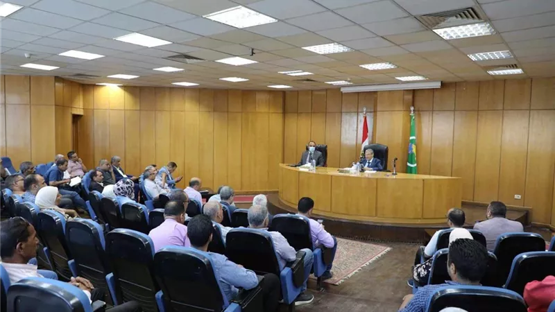 محافظ المنيا يتابع معدلات تنفيذ ٣٢٦٥ مشروعا بالمرحلة الأولى