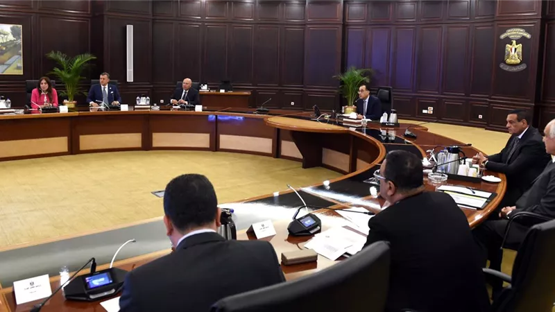 رئيس الوزراء يتابع الأعمال بالمتحف المصري الكبير والمنطقة المحيطة