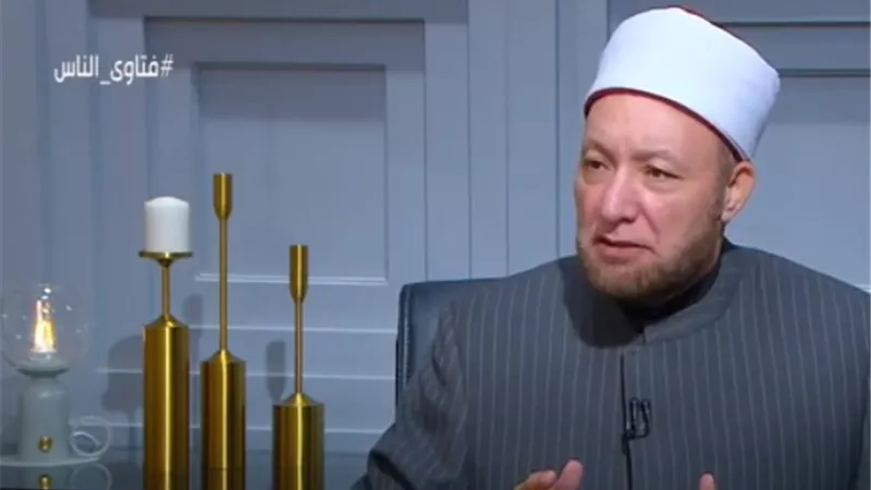 أمين الفتوى: شرب السجائر حرام وتهلكة للنفس والمال
