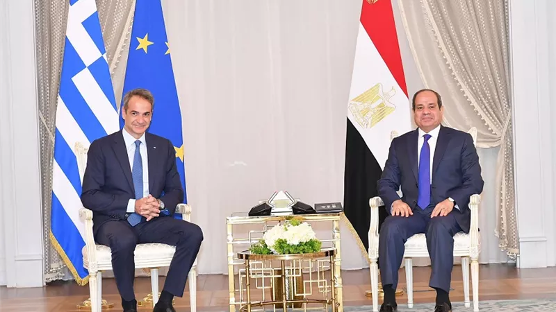 خبير: القمة المصرية اليونانية مفتاح الحل للهجرة غير الشرعية