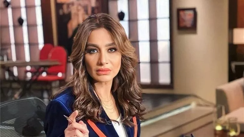 بسمة وهبة لوجدي العربي: أبوك لو عايش هيديك 100 قلم على وشك