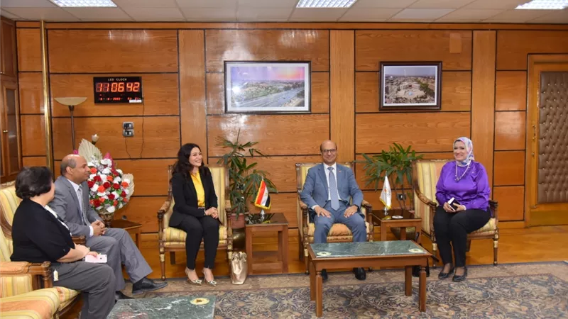 رئيس جامعة أسيوط يبحث التعاون مع الجامعة الكاثوليكية الإيطالية