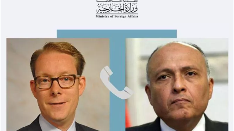 شكري يتلقى اتصالاًمن نظيره السويدي بشأن وقائع التعدي على المصحف