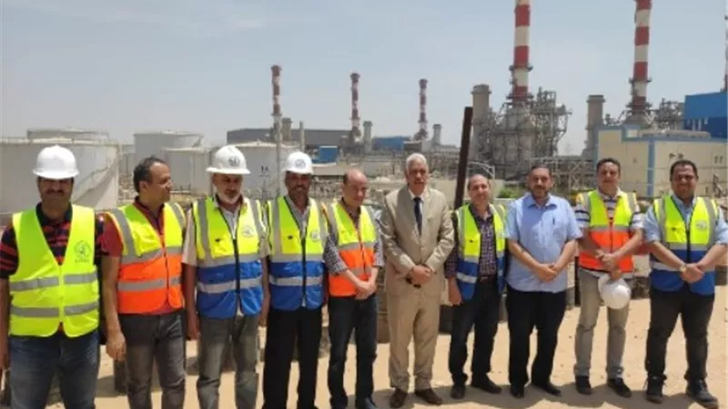 وزارة العمل تنظم جولة ميدانية بمحطة كهرباء غرب أسيوط