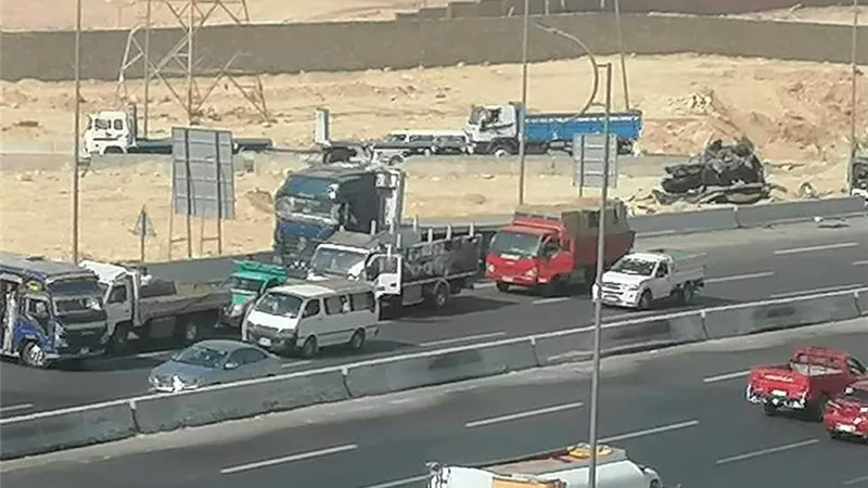 إصابة 6 فى تصادم سيارتين بالطريق الدائرى الأوسطى