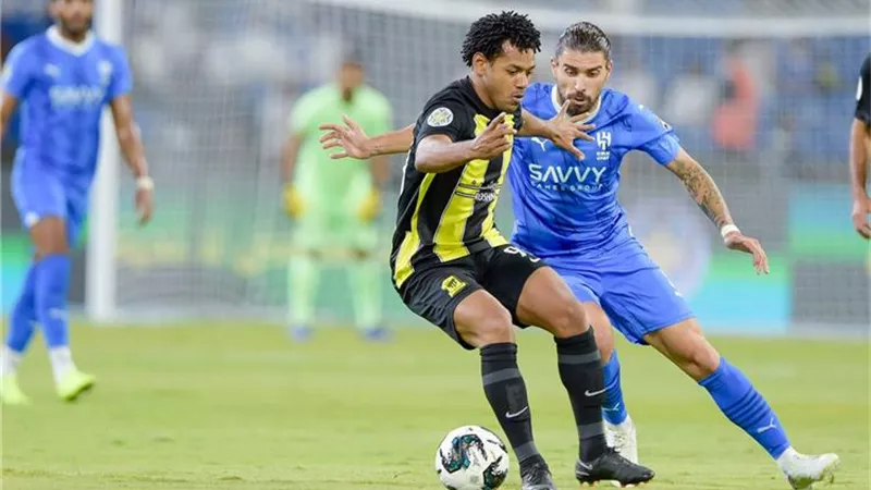 مباراة الهلال واتحاد جدة .. تسديدة روبن نيفيز في القائم .. فيديو