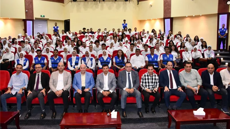 وزير الرياضة يلتقى شباب YLY المنضمين حديثا للمشروع بموسمه الخامس