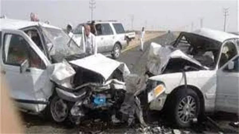 إصابة 4 فى تصادم سيارتين ملاكي بطريق أسيوط الغربى