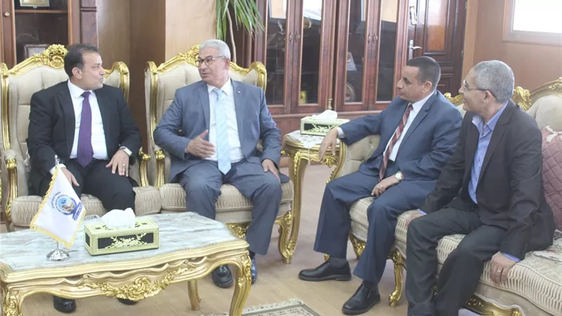 لجنة الصيدلة بالأعلى للجامعات تزور جامعة جنوب الوادي الاهلية
