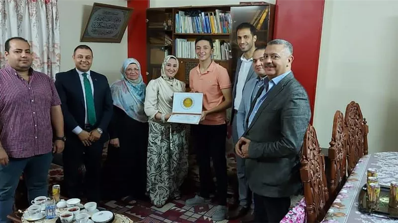 حزب الشعب الجمهوري ببني سويف يهنئ أوائل الثانوية