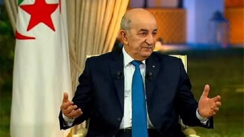 الجيش الجزائري يكرم الرئيس عبد المجيد تبون