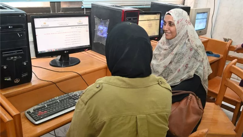 جامعة الفيوم معامل التنسيق الإلكتروني تفتح أبوابها لطلاب المرحلة