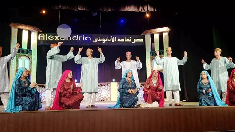 أشرف عطية يشيد بأداء فرقة أسوان للفنون الشعبية