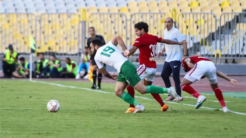 المسابقات تُعاقب جماهير الأهلي والمصري..وإيقاف على ماهر 4 مباريات