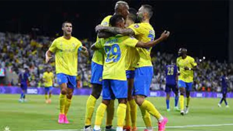 النصر يكتسح الرجاء بثلاثية رائعة في الشوط الأول