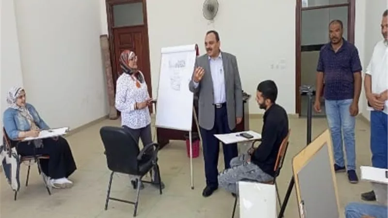 نائب رئيس جامعة بنها يتفقد أنشطة مركز رعاية الموهوبين