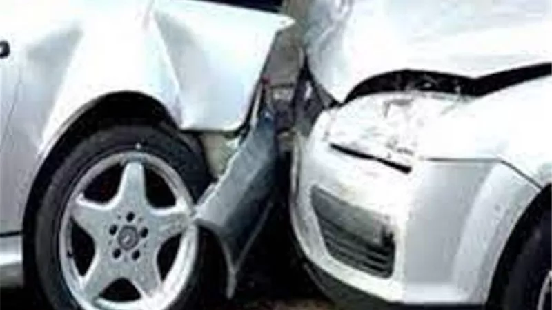 إصابة سيدتين وسائق في تصادم سيارتين بالهرم