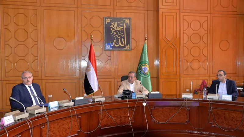 تفاصيل الاجتماع الدوري للجنة تأمين الخدمات الطبية بالإسماعيلية