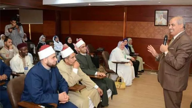 الدكتور المحرصاوي يكرم المشاركين في برنامج الثقافة وبناء الإنسان