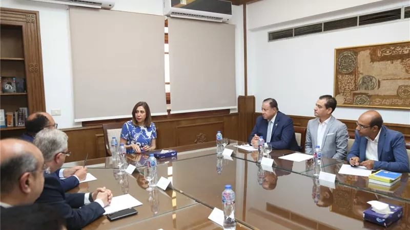 وزيرة الثقافة تستقبل رئيس جامعة حلوان لبحث سُبل التعاون