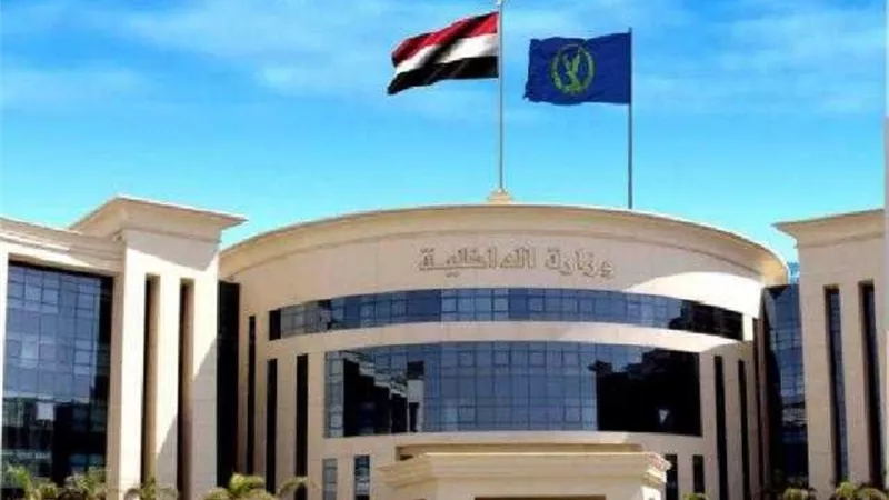 مصدر أمني ينفي ادعاءات الجماعة الإرهابية بشأن وفاة متهم بقسم شرطة دار السلام