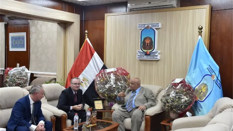 محمد حسين يستقبل سفير دولة التشيك لبحث سبل التعاون المشترك