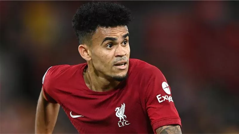 شاهد بالفيديو .. لويس دياز يسجل هدفا عالميا لليفربول بكعب القدم