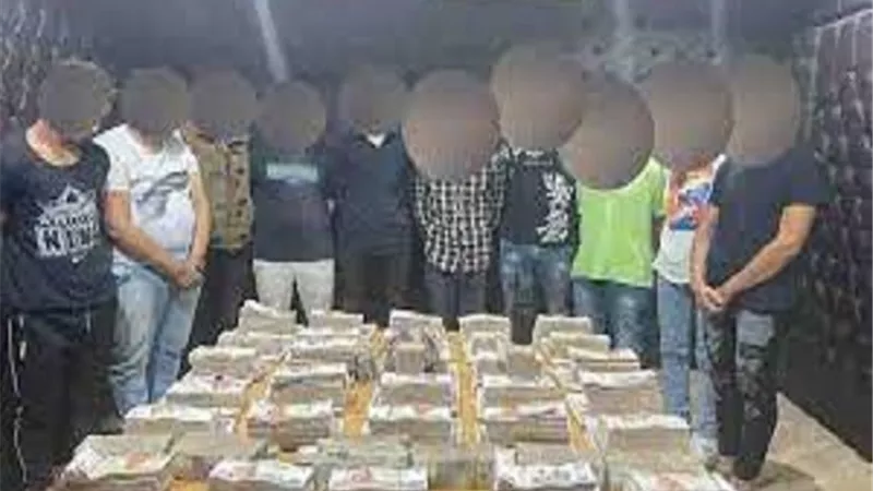 ضباط مزيفون .. ضبط 11 شخصا سرقوا مسكن مواطن بأكتوبر