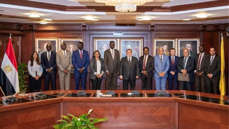 حسن عبد الله يستقبل وفدا من البنك المركزي لجنوب السودان